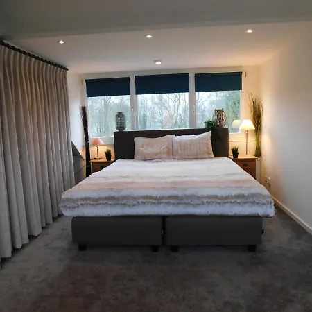 Erik'S Apartment Amsterdam Schiphol 바드후베도르프